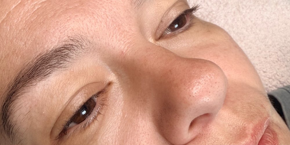 Lashes before a lash lift by The Nail Editor