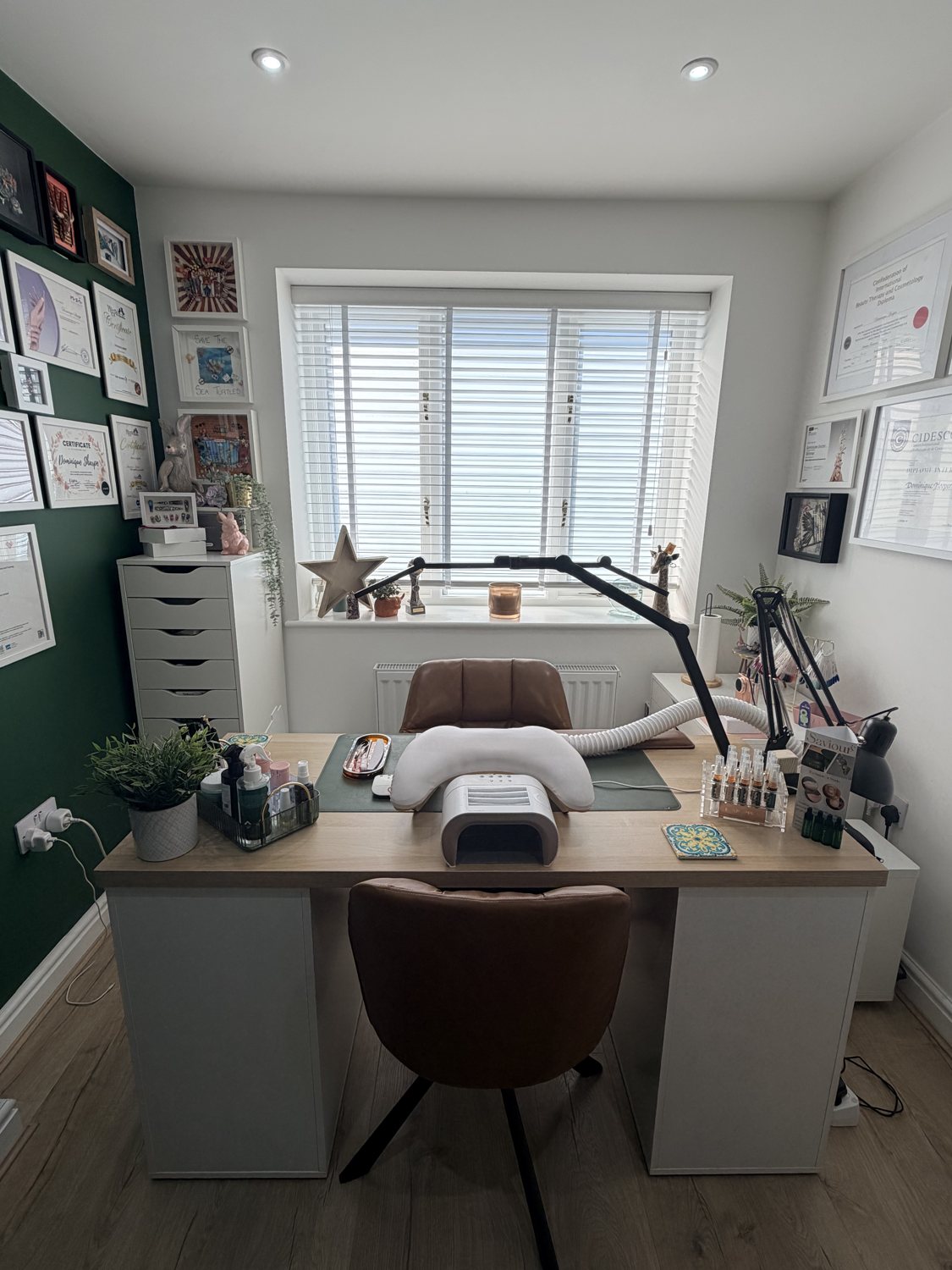 The Nail Editor nail desk studio in Godmanchester